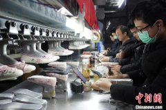（新春见闻）“中国布鞋之都”：一双布鞋“